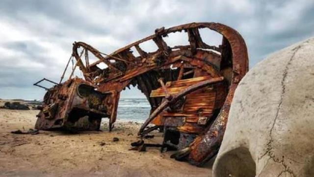 |危险的海岸：船只靠近就被撕碎，被称为“海上坟地”