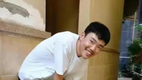 胡鑫宇|“带笔自杀”的胡鑫宇是多么荒谬，真相何时浮出水面？