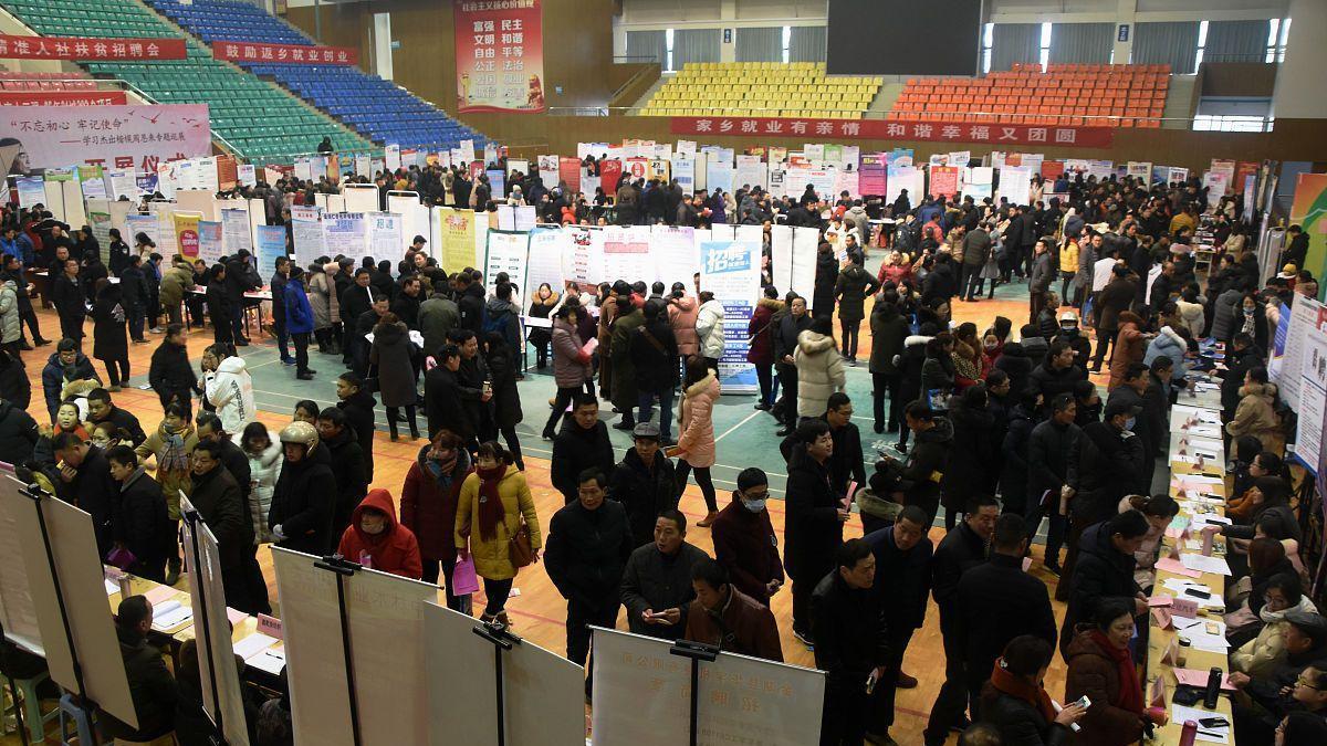 招聘|丈夫ICU抢救，公司不准妻子续假并予辞退：高校毕业生有何感悟？