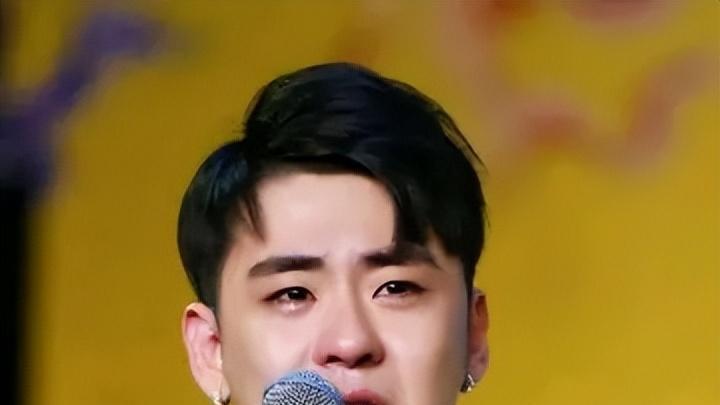 张云雷|张云雷，不再被世界宽容