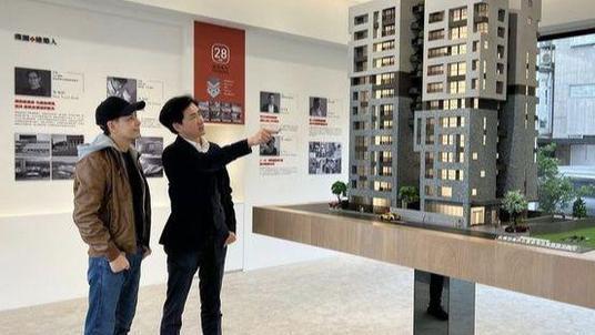 林志颖|林志颖现身公司宣传项目，脸部状态已愈合如初