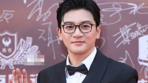 章子怡|华表奖红毯：章子怡礼服配球鞋，沈腾憔悴苏有朋变年轻，柳岩稳赢