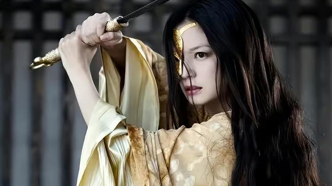 “中国巨星”到“彻底消失”，47岁的赵薇终于落得如今这一下场