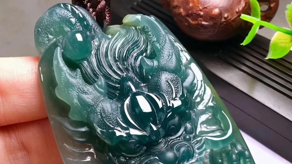 翡翠|从不同的角度，去看待危料翡翠