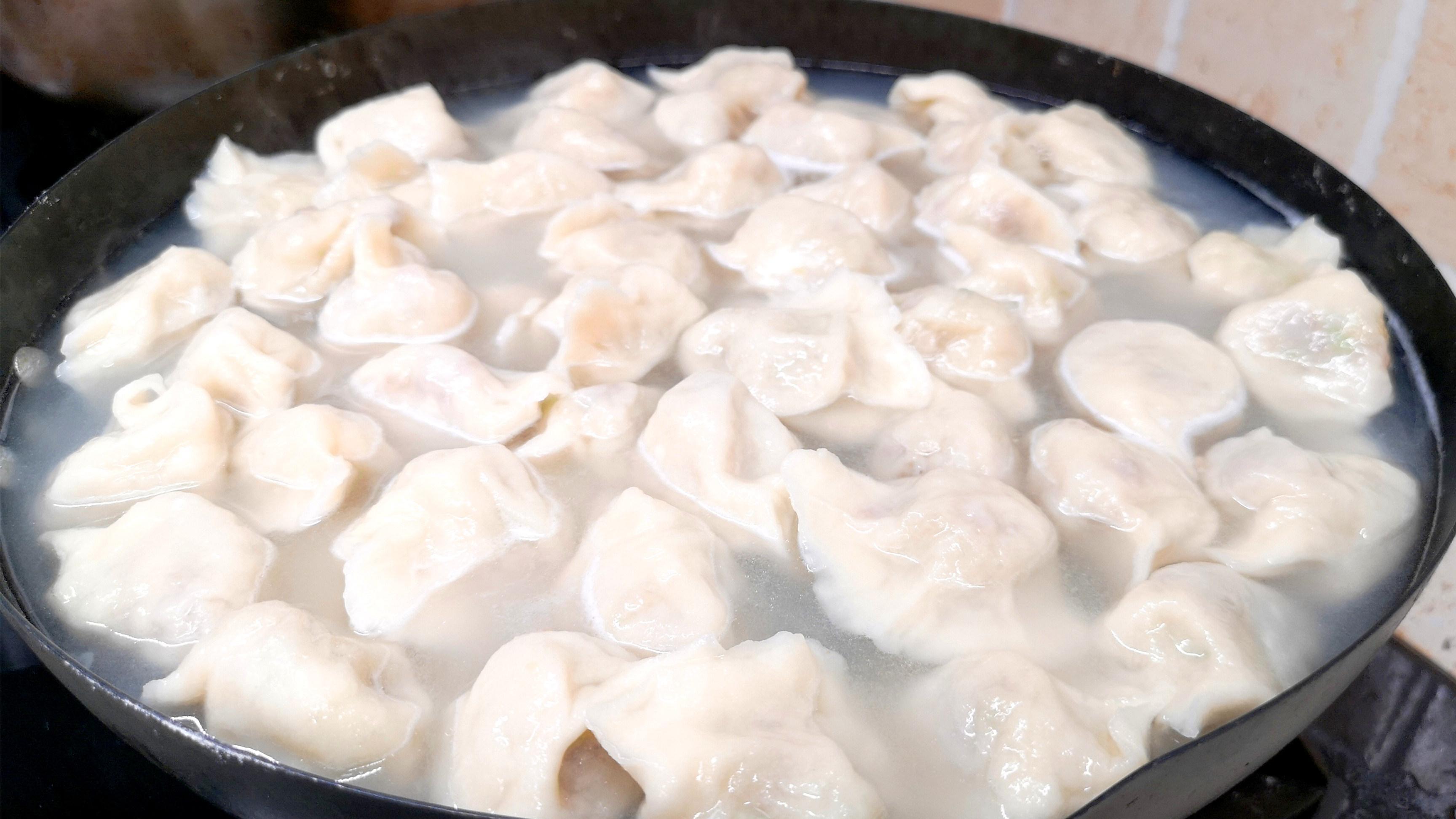 饺子|入冬后使劲吃，维C含量是梨的8倍，5毛1斤的“菜王”，包饺子真香