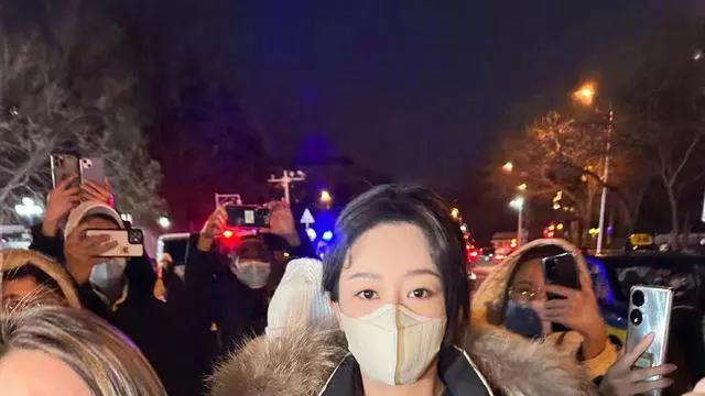 春晚|春晚阵容官宣，杨紫赵丽颖冯提莫待遇完全不同，咖位不同别硬融