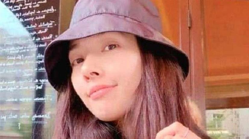 美甲 郭碧婷当了阔太变高调，连指甲都挂着“金链子”，不用做家务真好