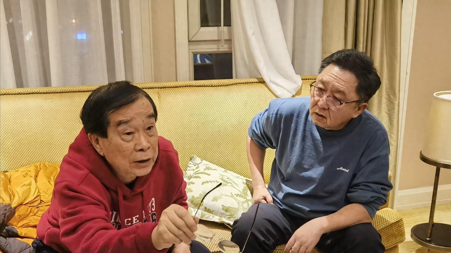 石富宽一共收4位徒弟，全部在德云社效力，其中3位成老郭左膀右臂