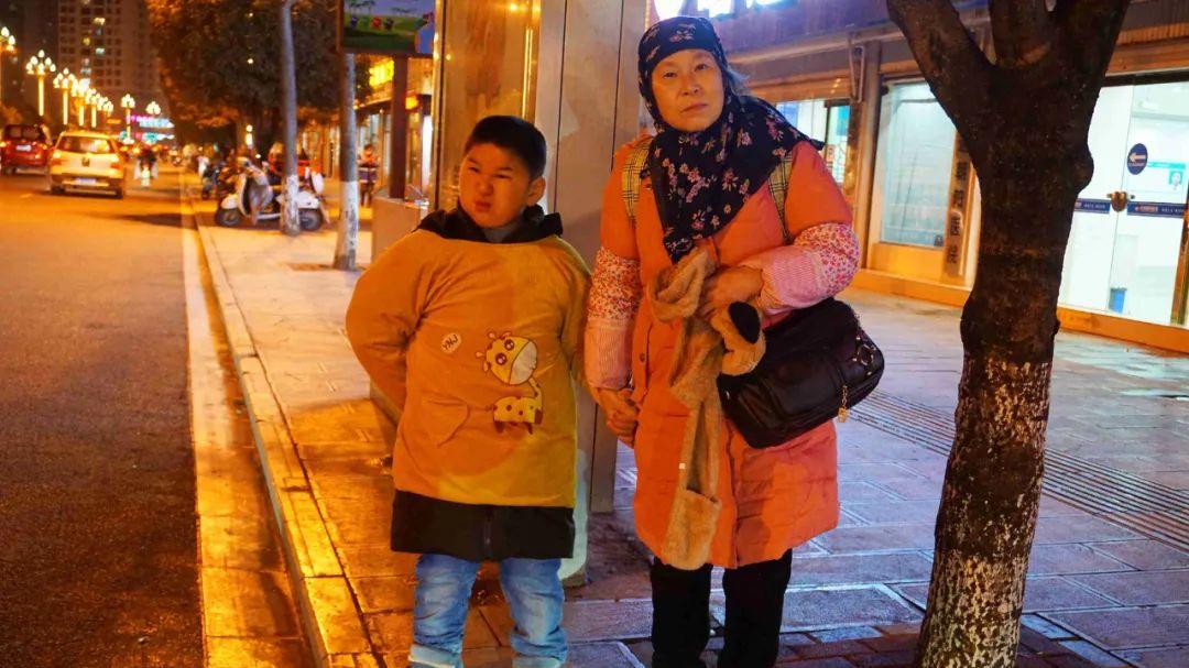 女子怀4个孩子全都夭折，44岁幸运产子，意外被一场高烧毁了希望