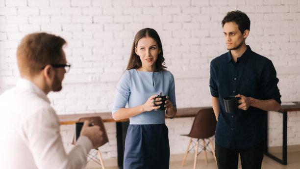 跳槽|跳槽频繁：抓住机遇还是缺乏忠诚？