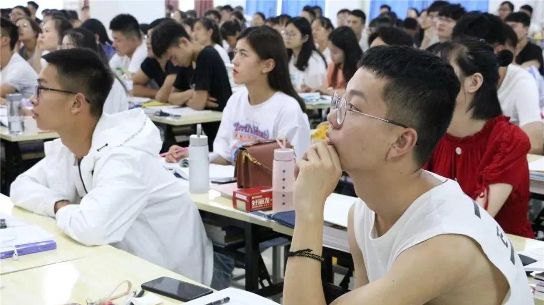 专升本|央企招聘有新标准，二本以下和专升本都不考虑，网友：早该如此