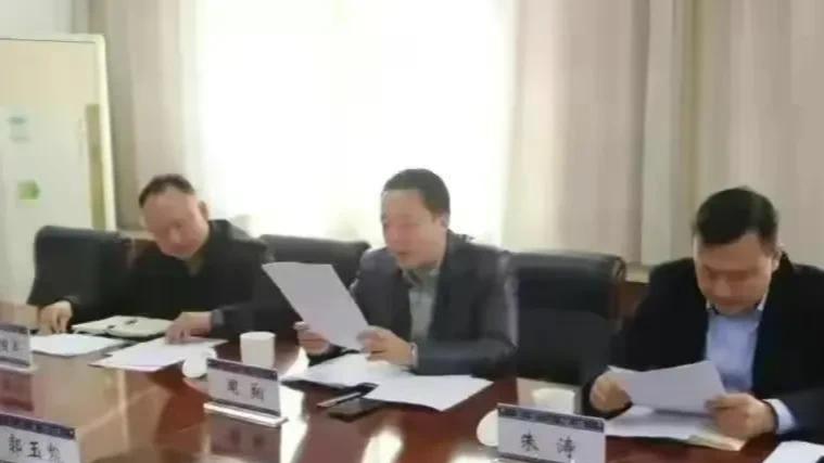 娱乐圈|官场堪比娱乐圈，鹤山区委副书记又曝风流事，和多女有染