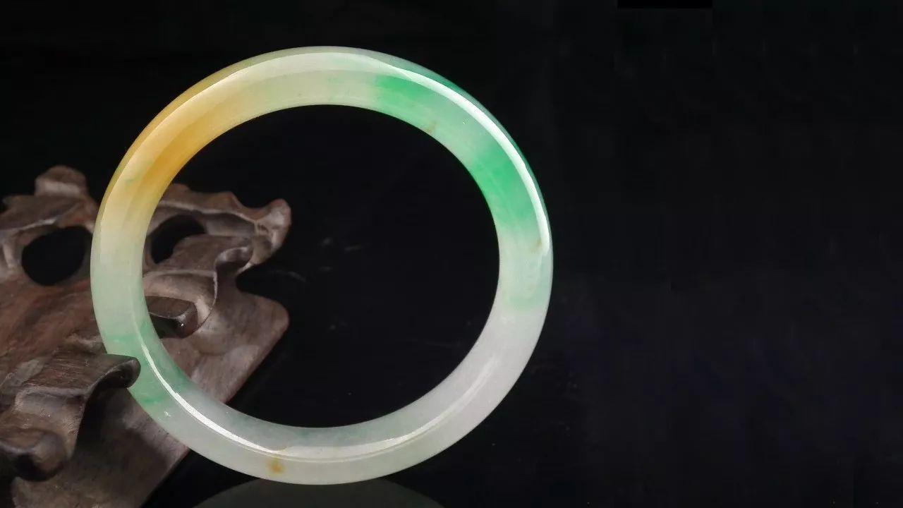 翡翠|翡翠颜色之美  自然的最佳调色