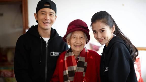 黄晓明|黄晓明杨颖深夜在家碰头，有说有笑关系暧昧，娱记：复婚概率大