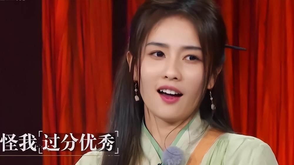 奔跑吧兄弟|《跑男》从节目救星到挂脸女神，白鹿的一手好牌，为啥打毁了?