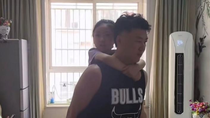 知名男主持人官宣离职！自曝原因公开揭露内幕，卖惨无存款仍租房