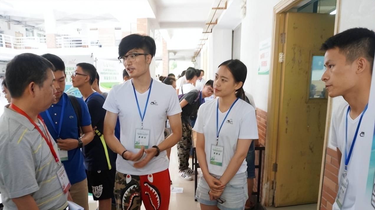 00后|整顿职场的那批00后，已经付出代价了，付费群聊里老板说出真相
