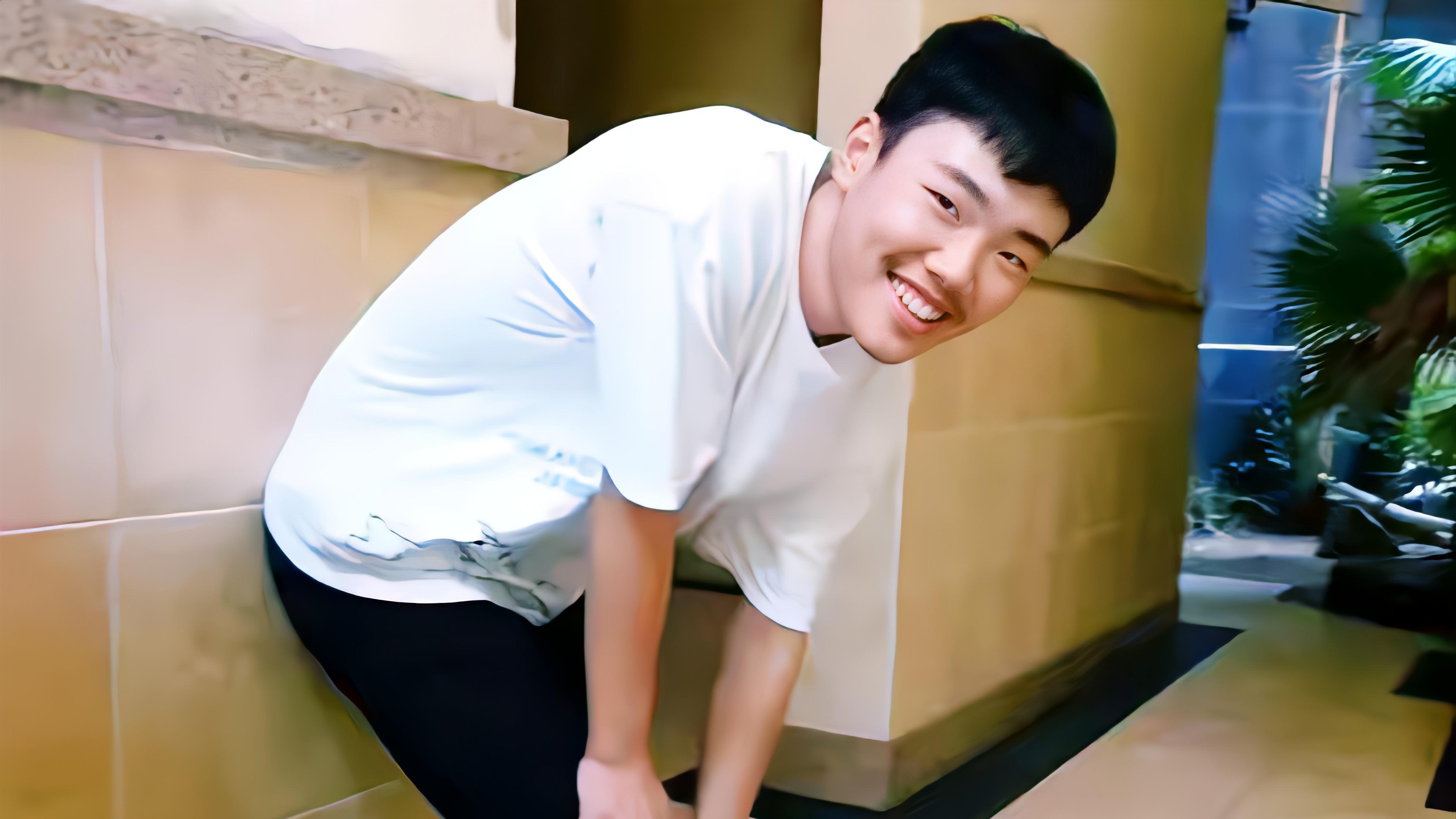 律师|胡鑫宇案件代理律师游飞翥，公开呼吁成龙发声，却未见到成龙