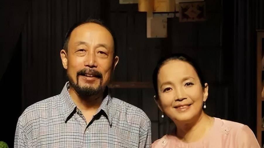 陈伟霆|63岁吕丽萍谈出国原因！言辞犀利内涵丰富，在美国捡垃圾都不回国