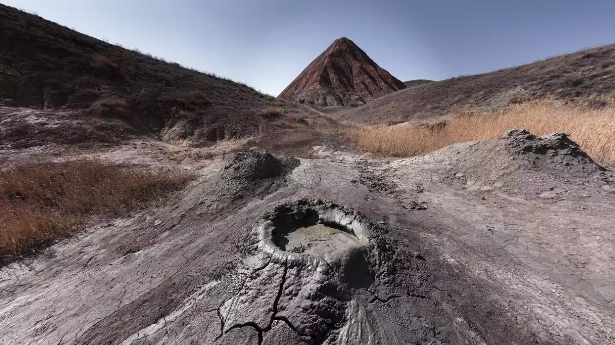 泥火山：自然界潜在的灾害，每年都会向人类靠近25米
