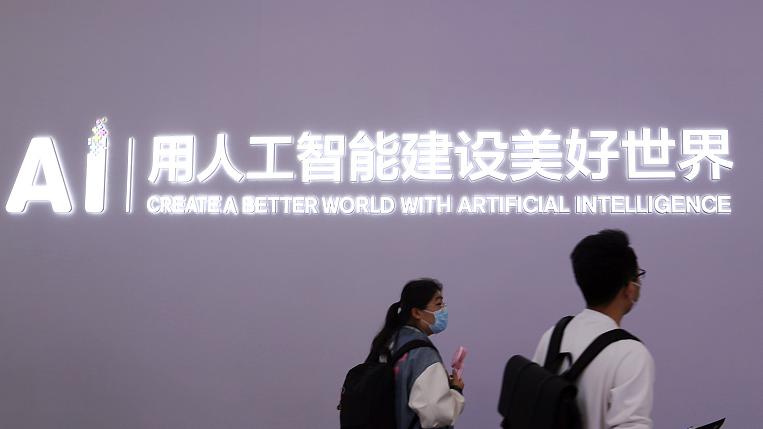 求职|首批因AI失业的3种职业，原来是高学历人才，搬砖反而很安全