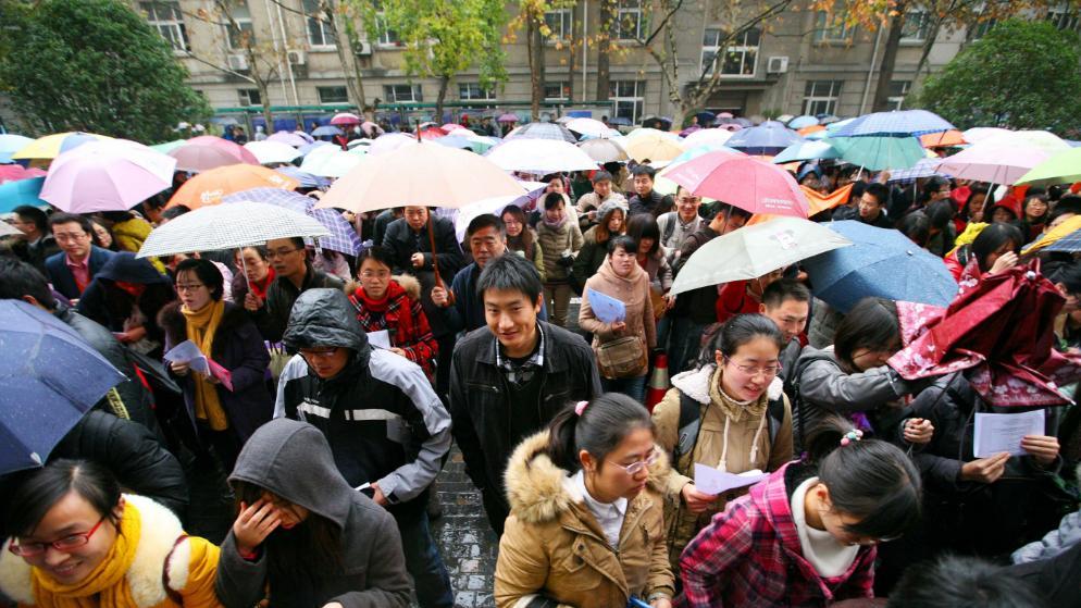 教师|丈母娘眼中“理想女婿”职业排名，公务员排第二，中小学教师垫底