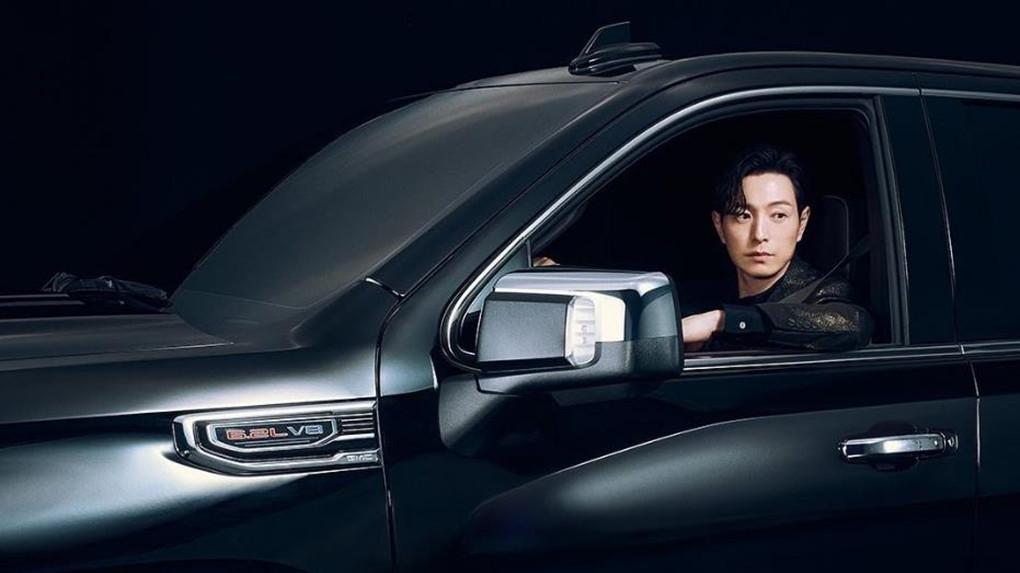 郑成日|戏里是财阀，戏外是平民，曾饿到喝雨水，郑成日从贫穷中开出花来