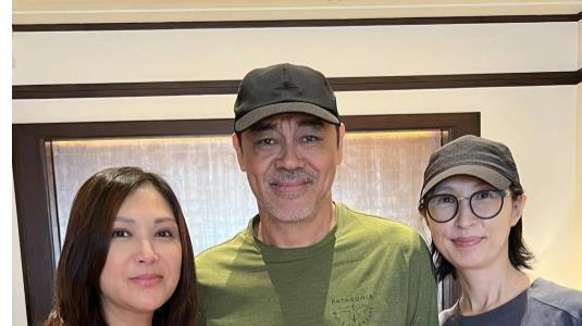 刘青云夫妇罕被偶遇，56岁郭蔼明撞脸张家辉，穿搭朴实曝拮据生活