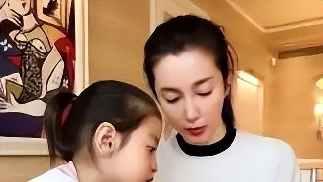 花旦李冰冰得绝症，没有人敢接触，正常生活不了，健康有多重要？