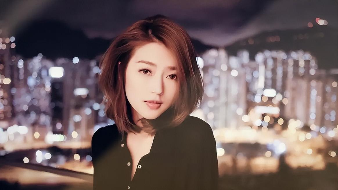 香港女歌手在内地开演唱会，却说“出国表演”？经纪公司紧急道歉