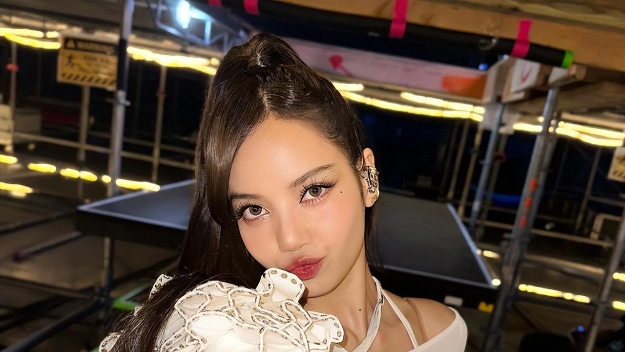 韩娱圈更现实！Lisa风波后续约无望，随时被新人顶替经纪人都跑了