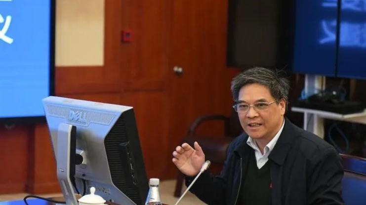 老板娘|专家提议改善国企招聘机制，拒绝关系户走过场，是平民子弟的心声