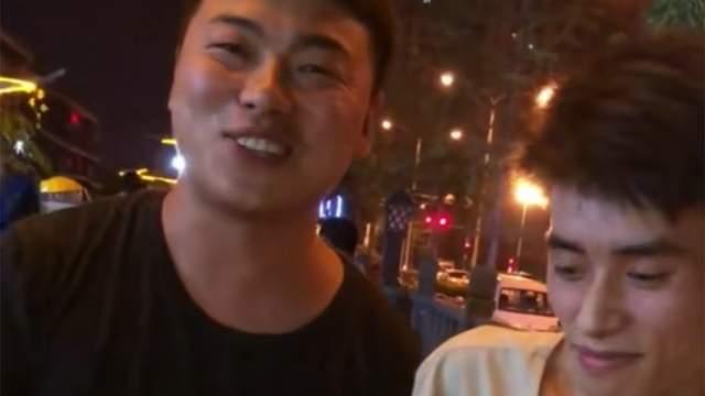 |26岁网红中原黄哥因喝酒暴毙，为挣钱无节制，曾因颧骨外凸被劝诫