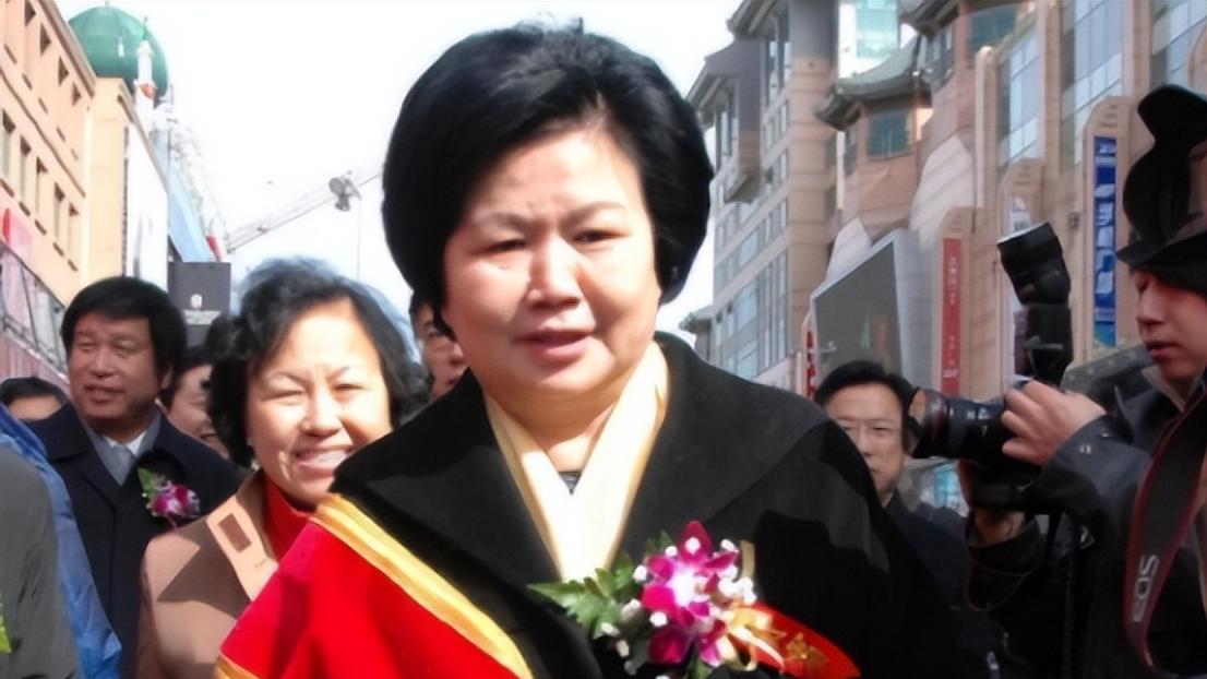 邢质斌|央视主持邢质斌：28年0失误，退休后被疑“晚节不保”，她做了啥