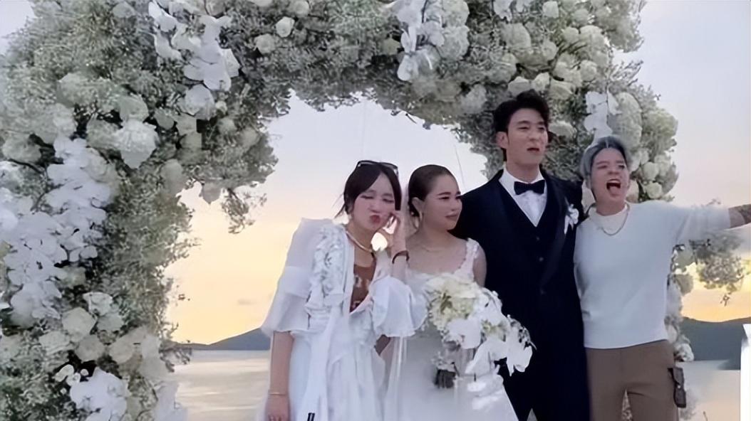 李铢衔的婚礼众星云集，沈月当伴娘，新娘漂亮大气是杨颖的闺蜜