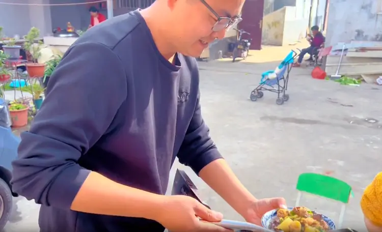 才明白郭威为何不查真相，田家生活接地气，许大舅去世内幕被揭露