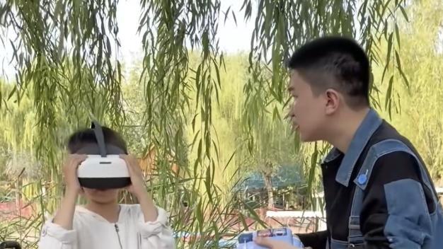 杜宇麒|杜江霍思燕一家久违现身，疑似嗯哼亲妹妹再出镜