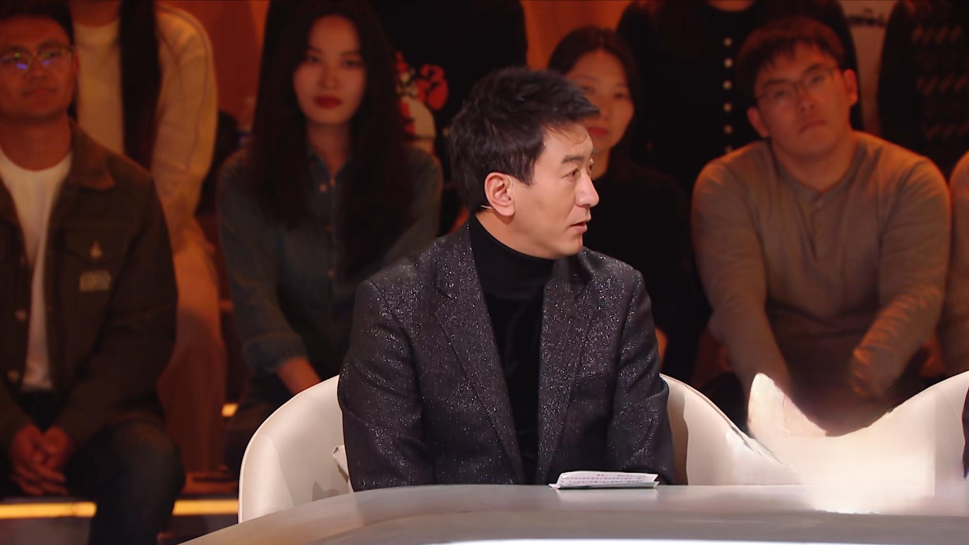 央视主持人大赛：鲁健打分主要看脸，网友吐槽本届最不靠谱的评审