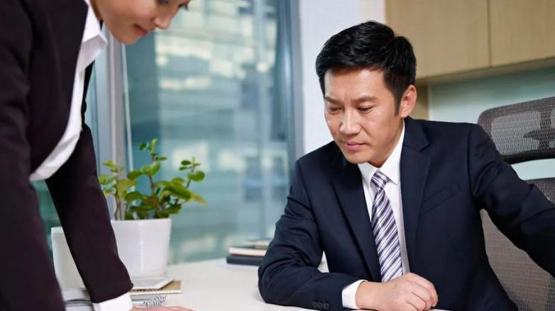 在一家公司待不到两三年就有种想辞职的感觉，这是正常的吗？