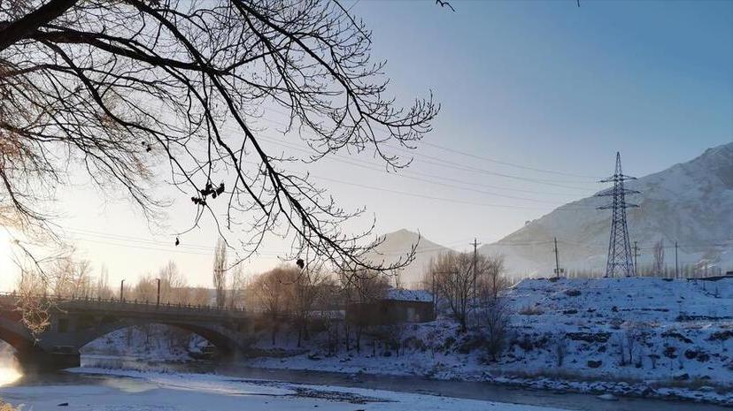 |“冬天冷不冷，初一早看天”，明日十一月初一，如何看？春节冷吗