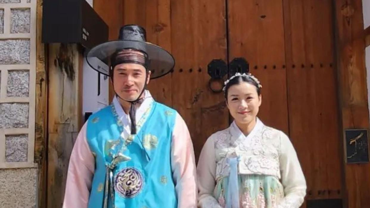 陈茵媺|陈豪夫妇穿韩服游韩国，结婚10年甜蜜如初，网友：汉服更适合你们