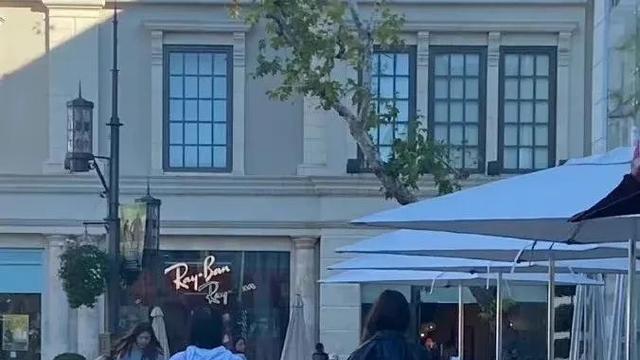 刘亦菲|35岁刘亦菲结束国内工作！返回美国生活，现身洛杉矶街头背影迷人