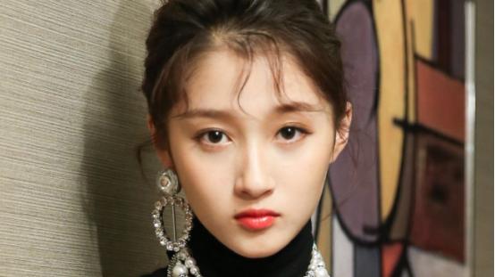 关晓彤|王牌对王牌，众星拥戴下的关晓彤，期待关关的感情