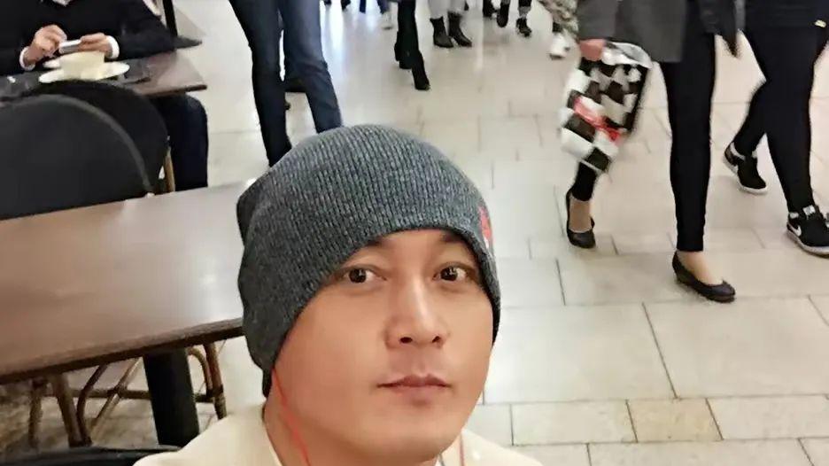 被前妻卷走5千万，6个孩子没一个是亲生，他远没有王宝强幸运