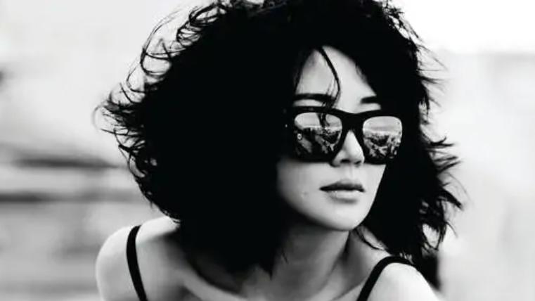 许晴被曝出事了，被罚624万注销3家公司，影视除名剧目AI换脸