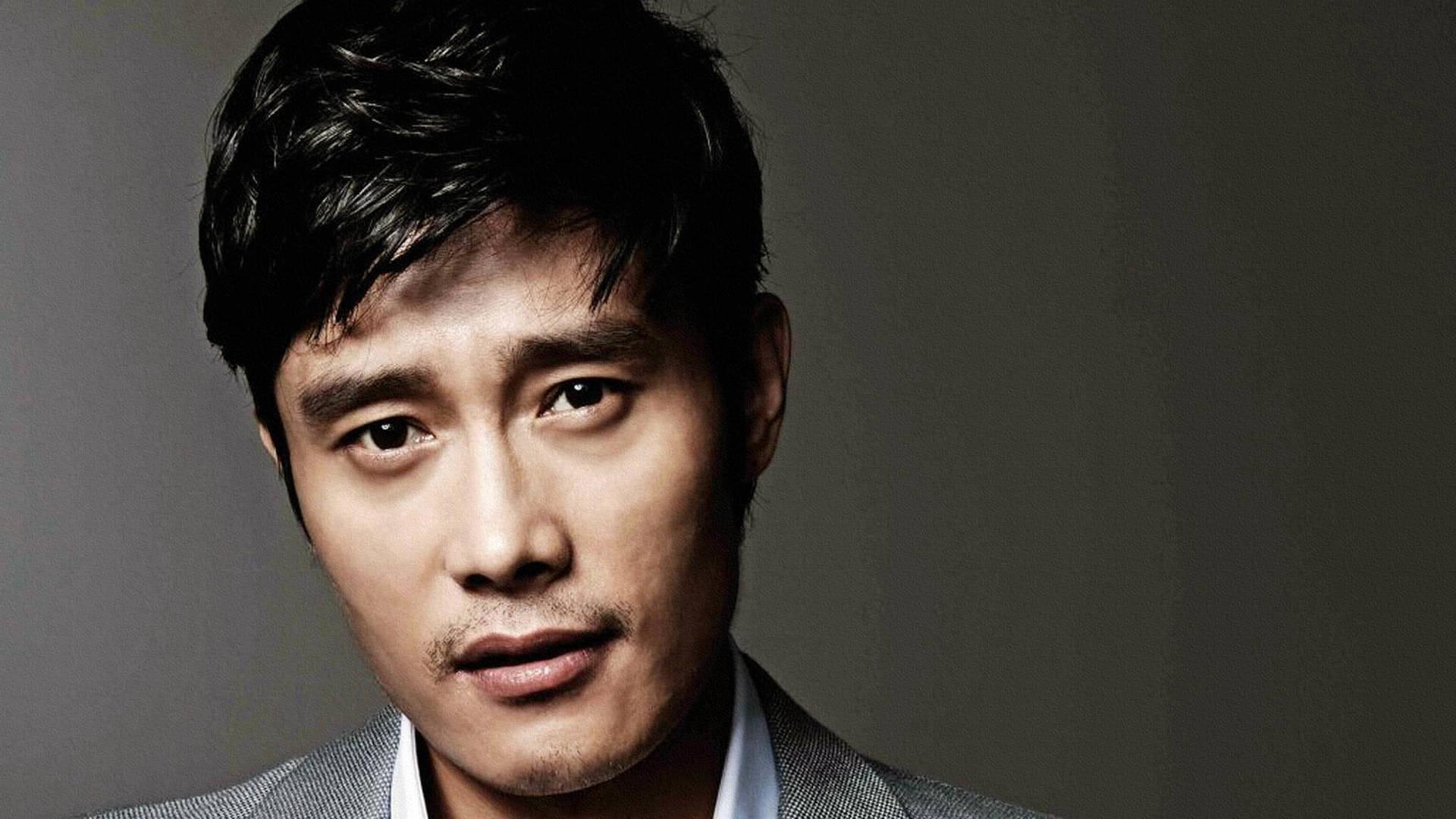 53岁李秉宪再当爸，41岁娇妻拼二胎，老公9年前被两女子拍照胁迫