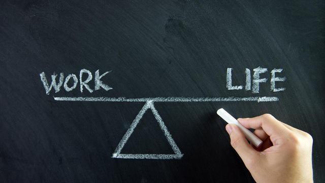 大学|长期不上班的危与机：如何在自由职业中找到平衡