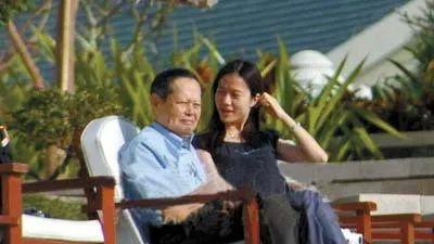 噩耗！杨振宁放纵失控，翁帆步步维艰！披荆斩棘却难逃无尽诋毁