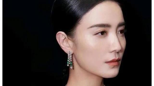 宋佳|游离于多个男人之间，揭底43岁小宋佳至今不婚的三级跳远情史!