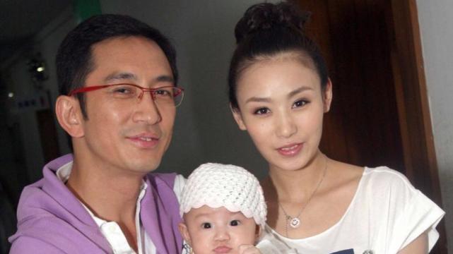 吴启华|58岁吴启华大赞内地生活质量高，自曝留英遭歧视，逛街无辜被打！